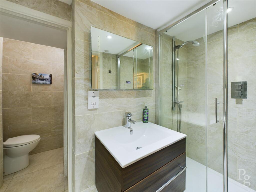 BATHROOM &amp; UTILITY ROOM