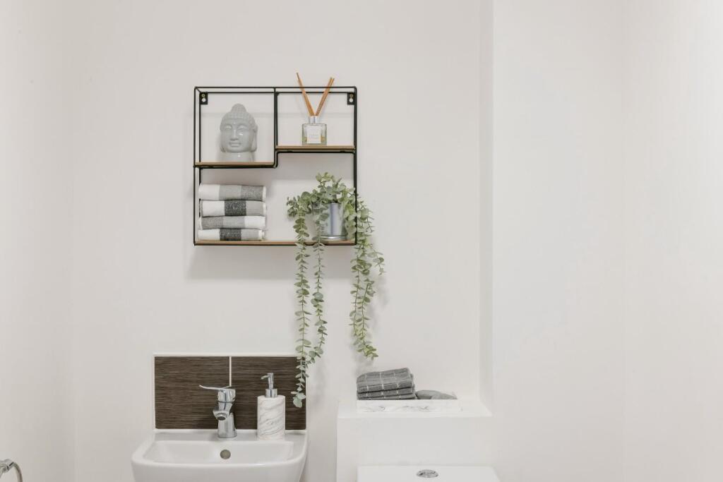 PRESTON MANOR ROAD (7).jpg