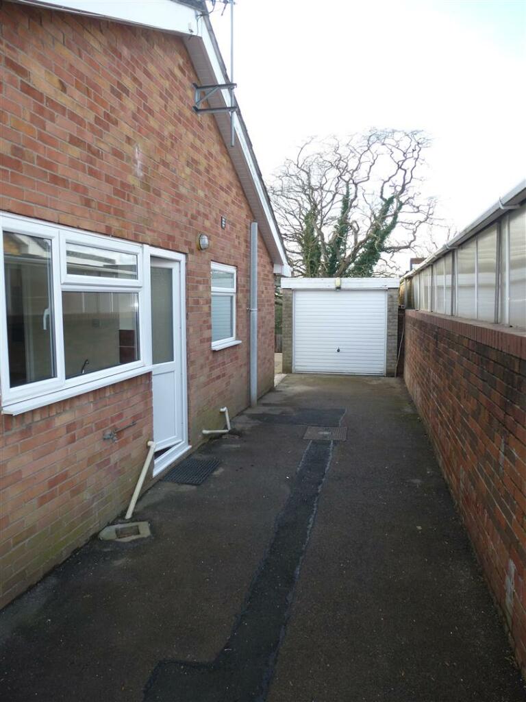 side driveway.JPG