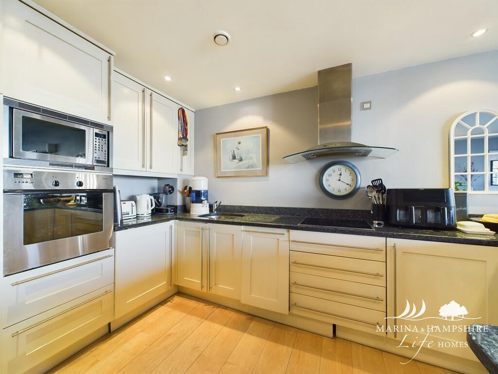 CAM03691G0-PR0032...