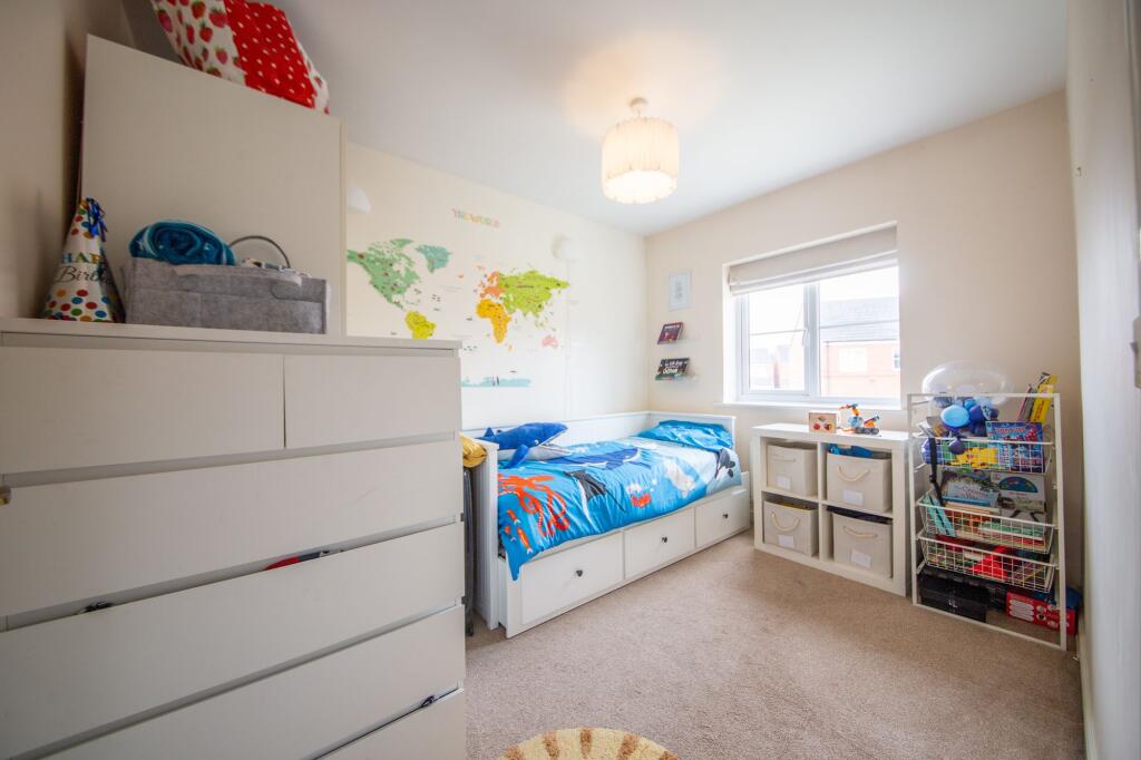 BEDROOM 2