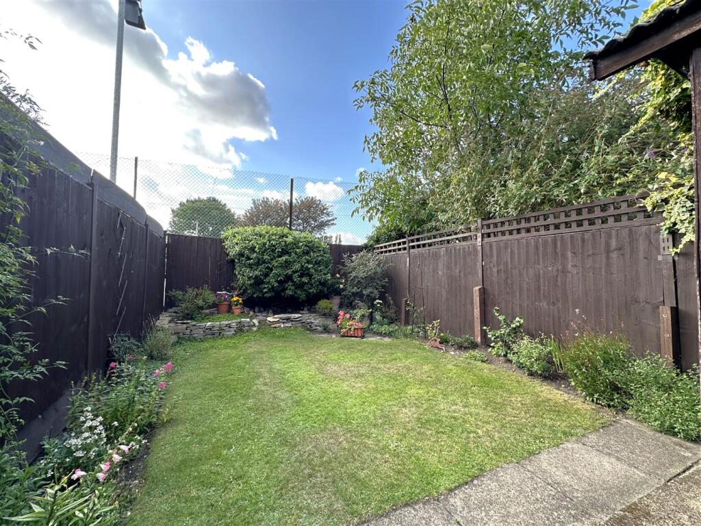 Enclosed Rear Garden 187