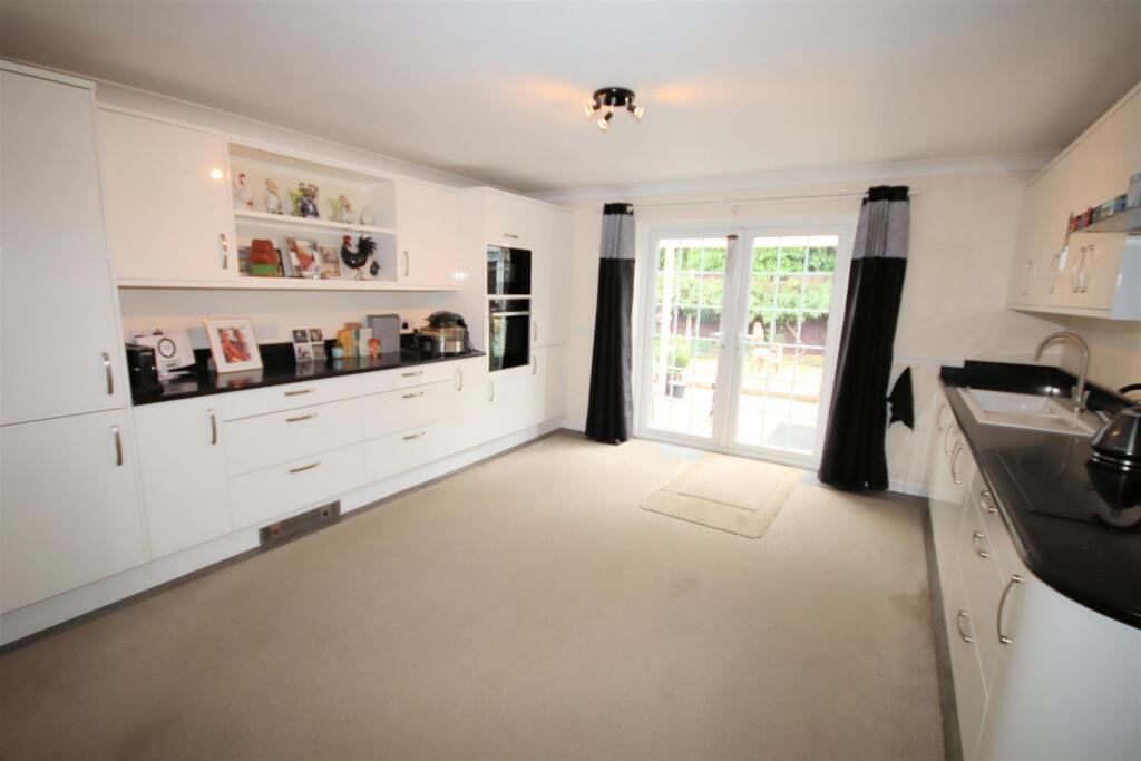 Kitchen/Breakfast Room