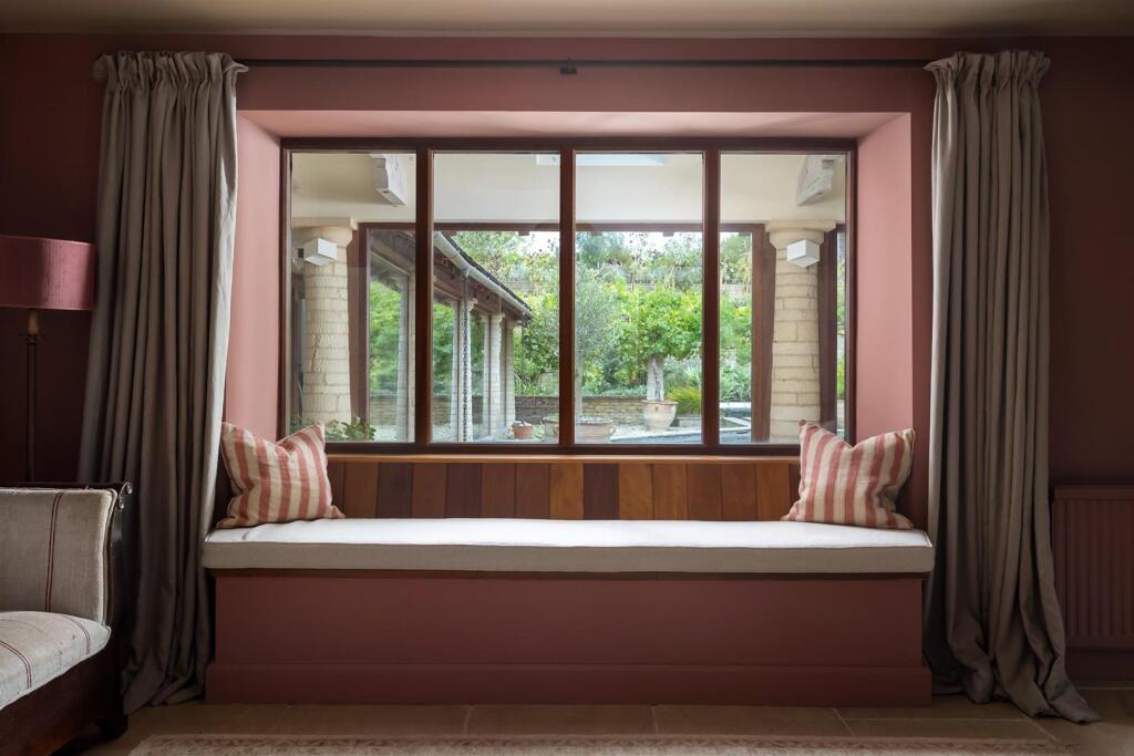 45 - High Barn - GL6 0QA - Web.jpg