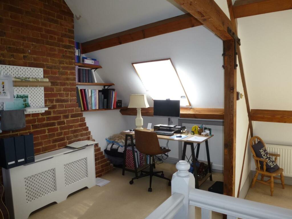 Mezzanine study area.JPG