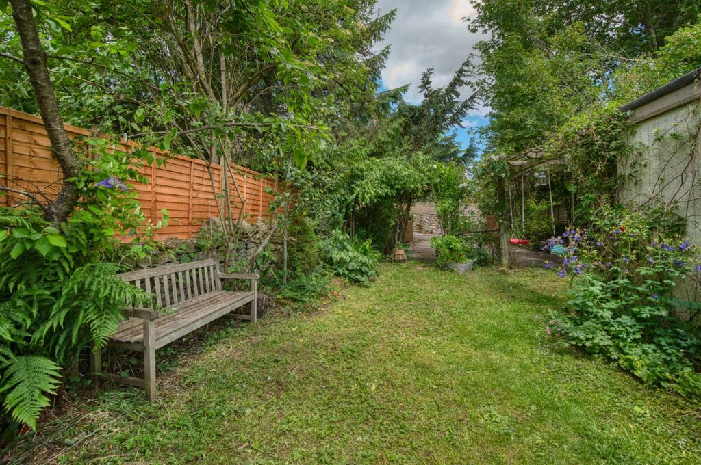 Lawn towards driveway.jpg