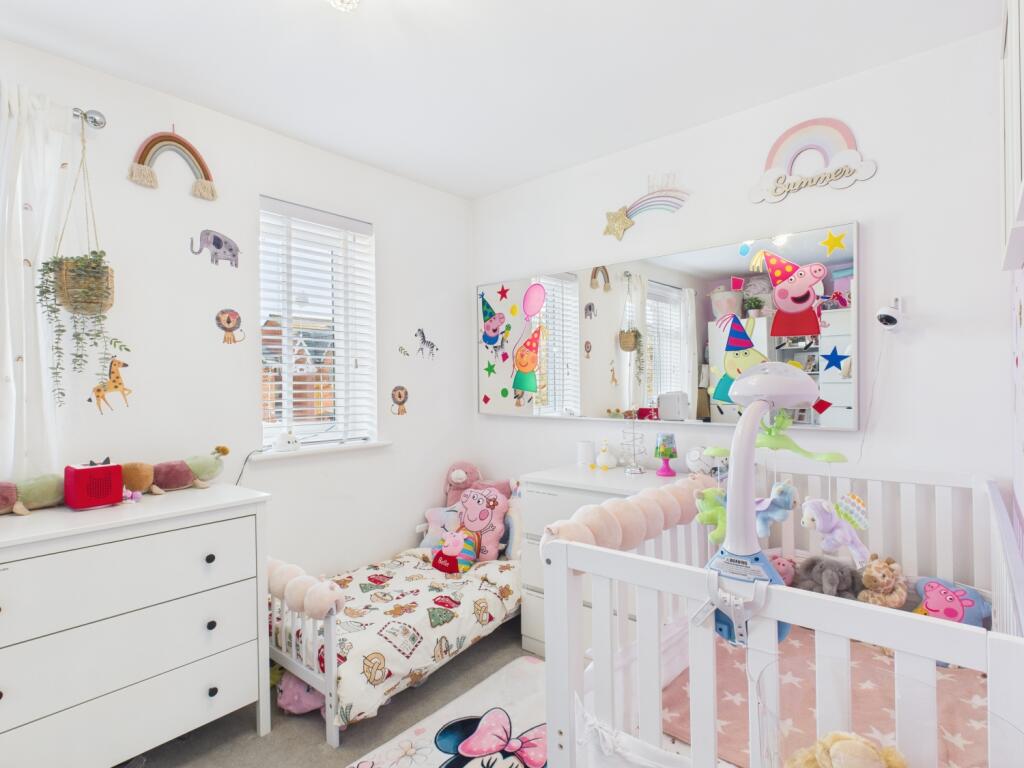 CAM03729G0-PR0199-STILL042