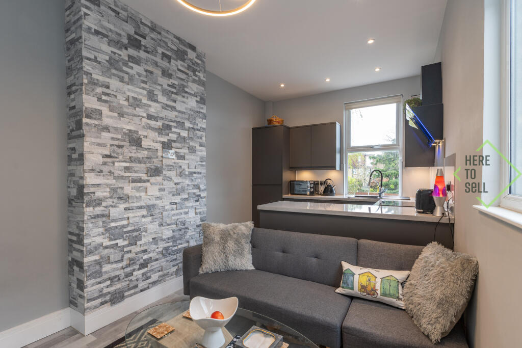 28 Sketty Road EN1 3SE-27