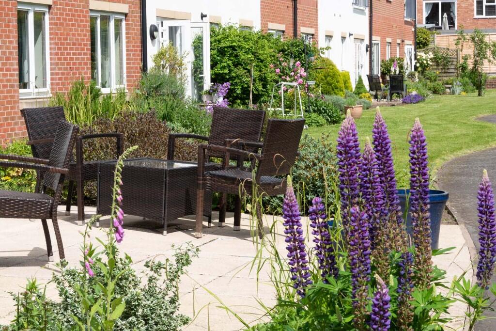 Eastbank Court/Lodge