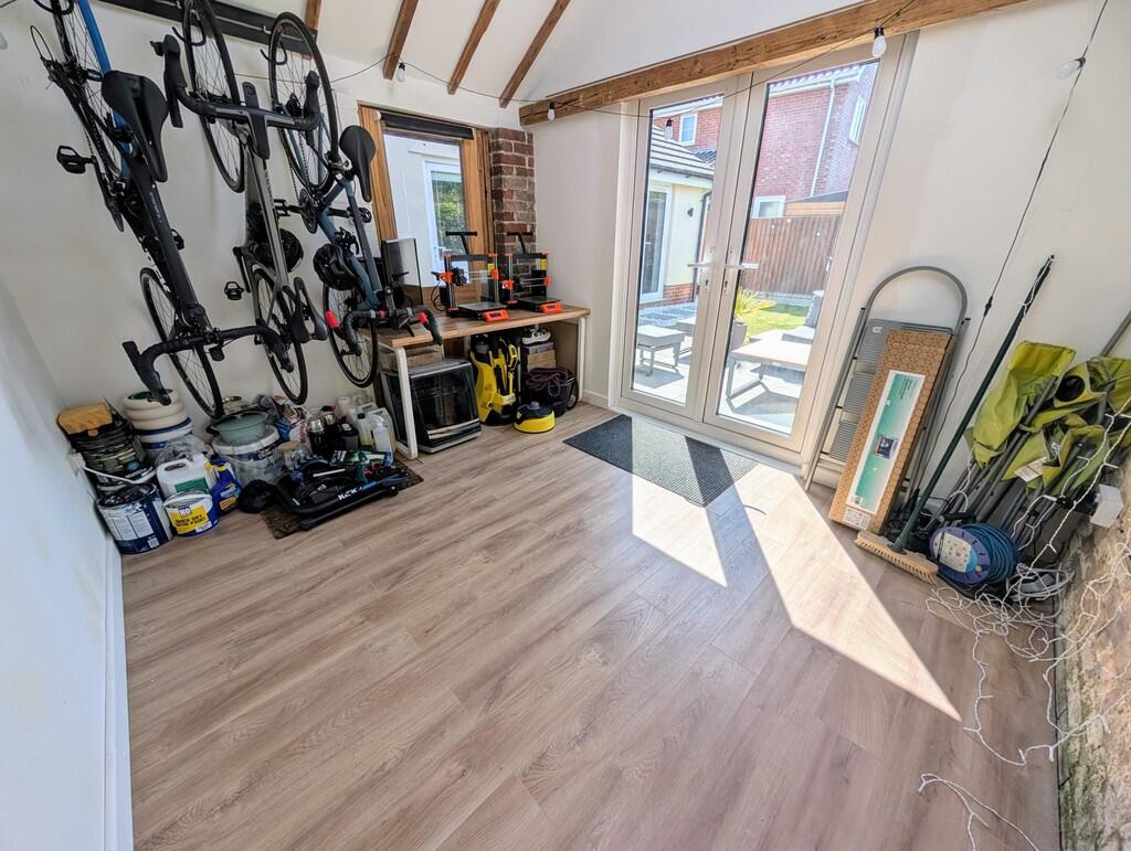 PXL_20250517_1001...