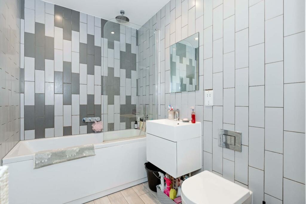 40 Russell House_1.JPG