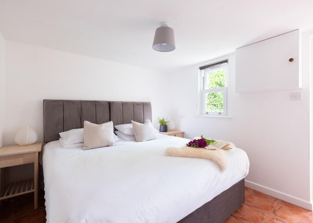 6846b5a289226_Marine Cottage-26