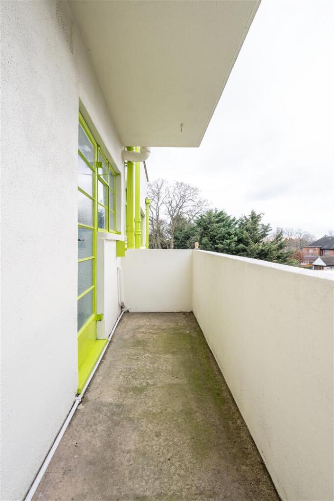 The Shrubbery, Grosvenor Road E11