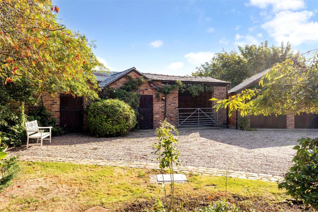 Garage/Outbuilding