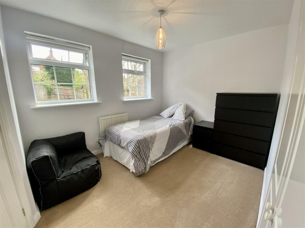 BEDROOM 5