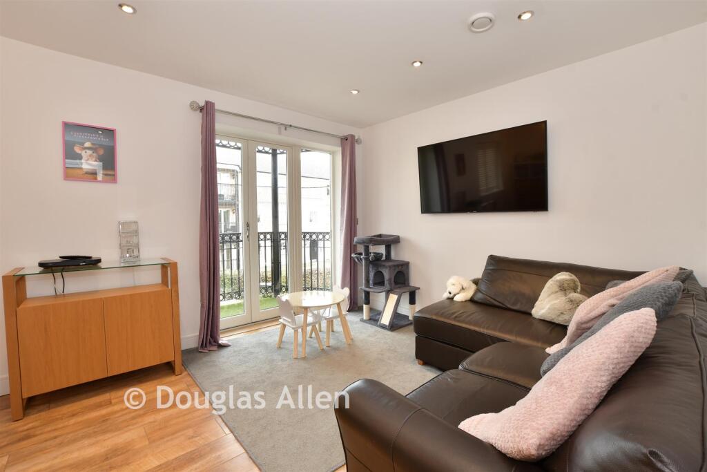 Lounge-Dining Room