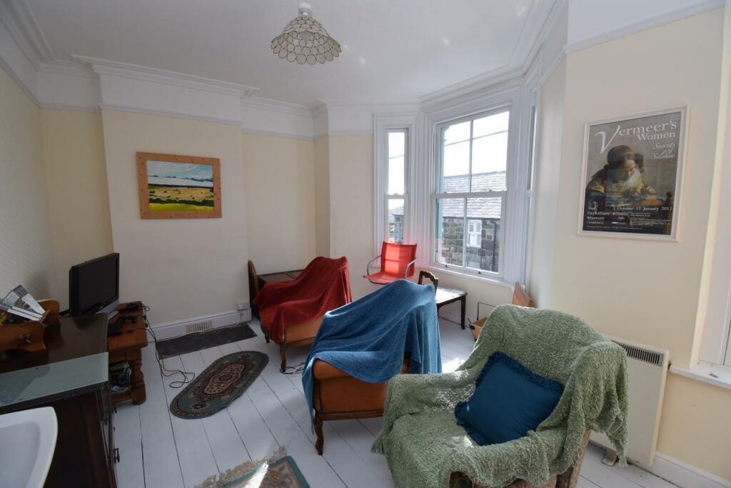 First Floor Sitting Room_Bedroom.JPG