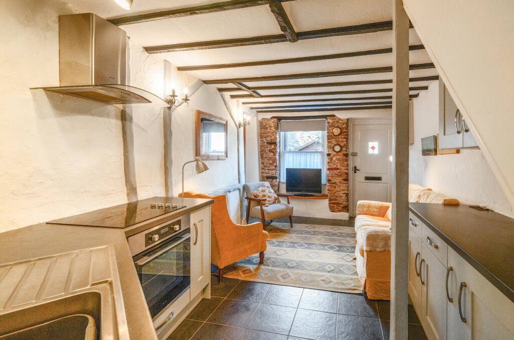 1349538-16-68bed9...