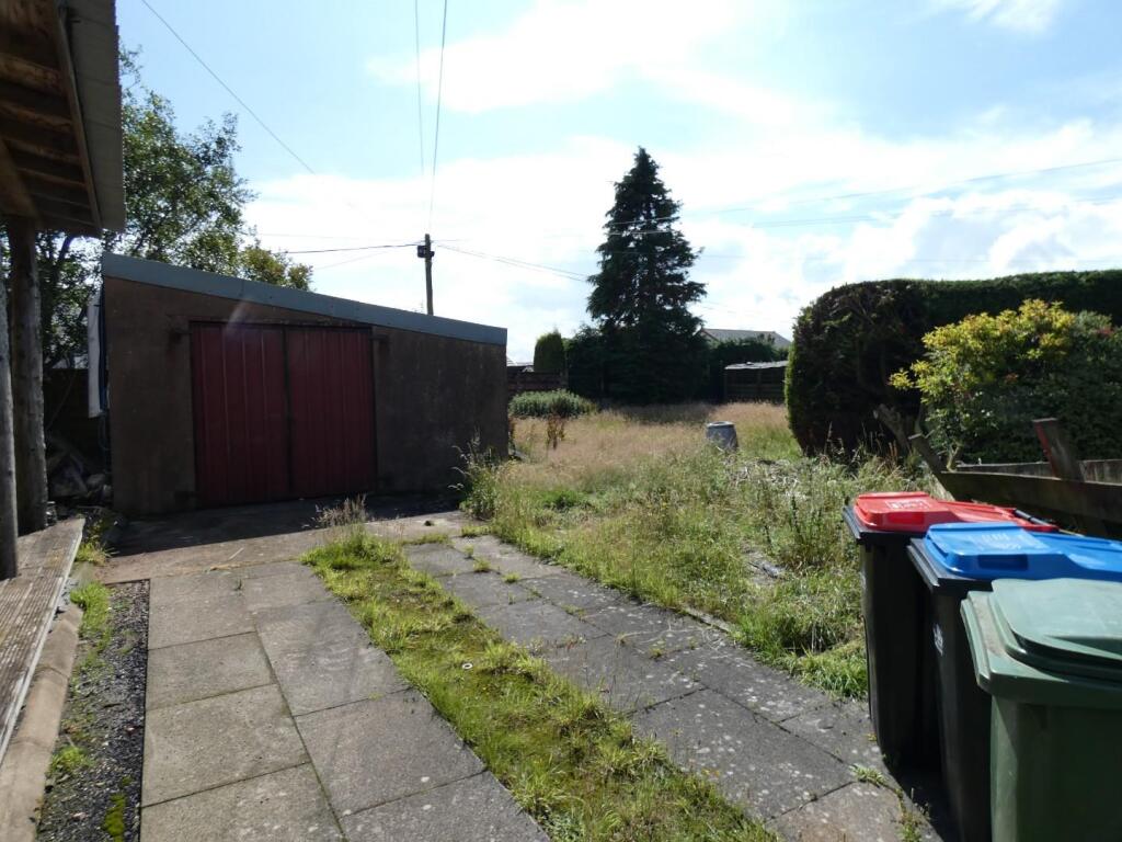 Side Garden/Parking