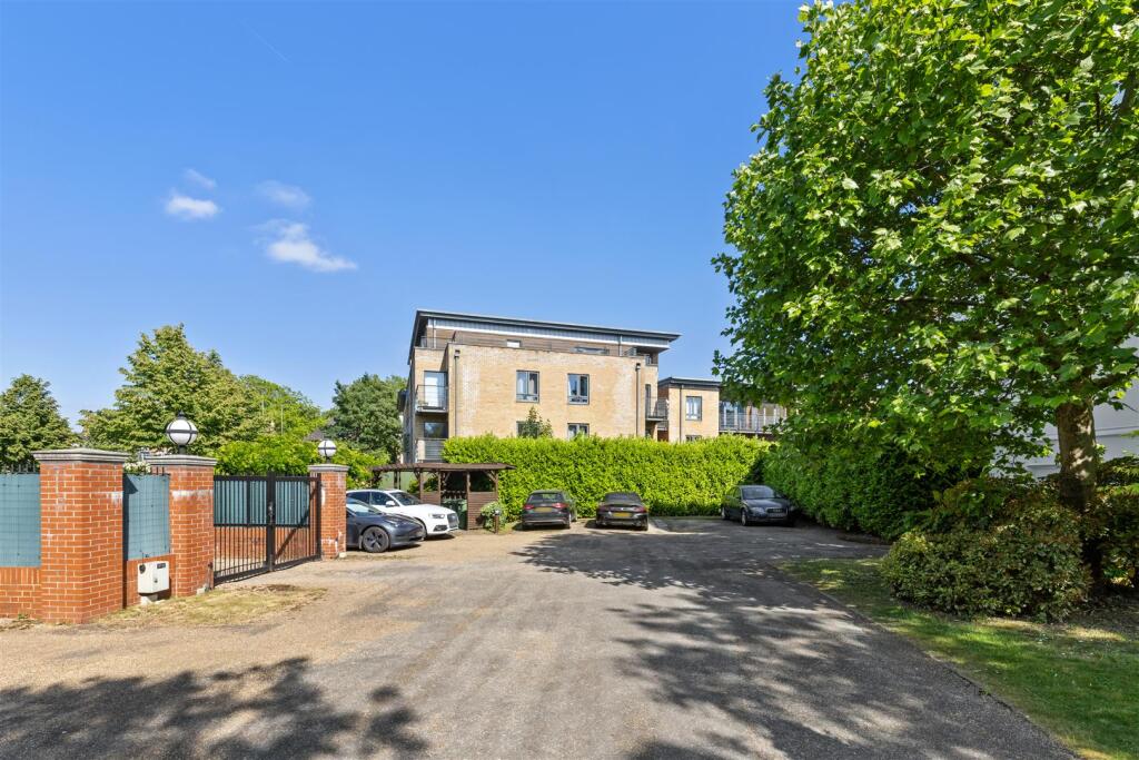 Oakbrook, W6 - FOR SALE