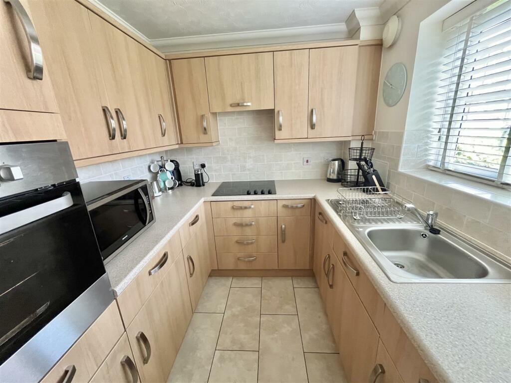 Kitchen Aspect 2.jpg