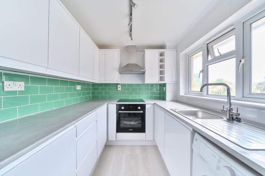 1302948-18-6841aa42a00cf