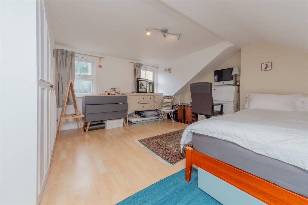 0060_116 Widdenham Road N7.jpg