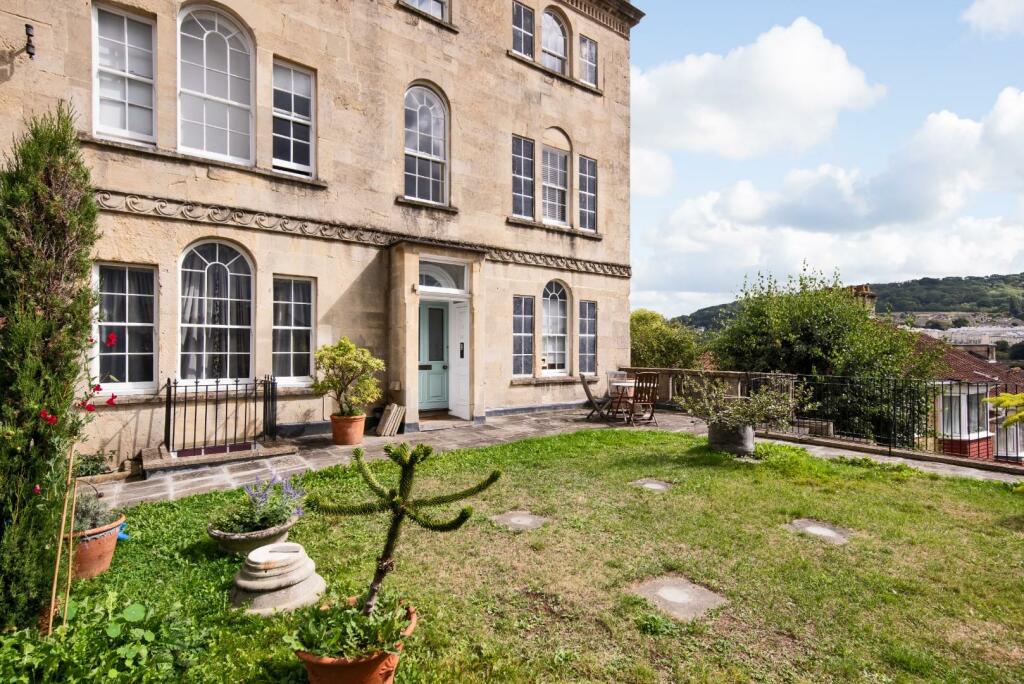Flat 5, 28, Upper East Hayes Bath, BA1 6LP-14.jpg