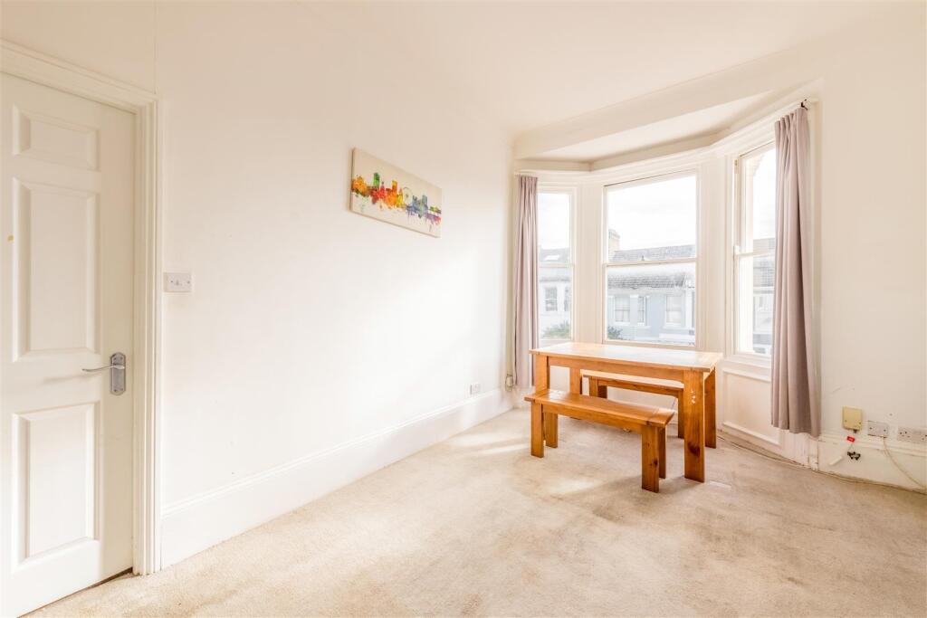 Flat 2, 35 Queens Park Road-2.jpg