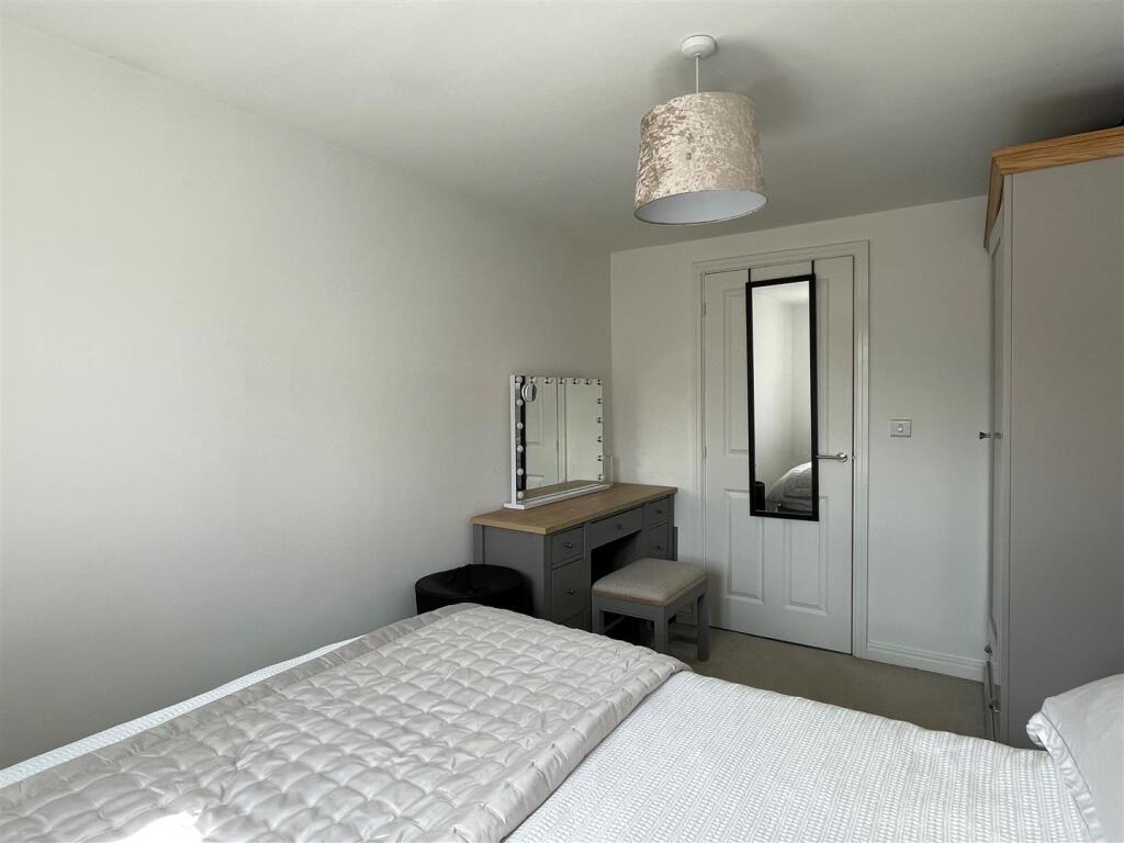 12 Timms Lane - Bed 2 (1).jpg