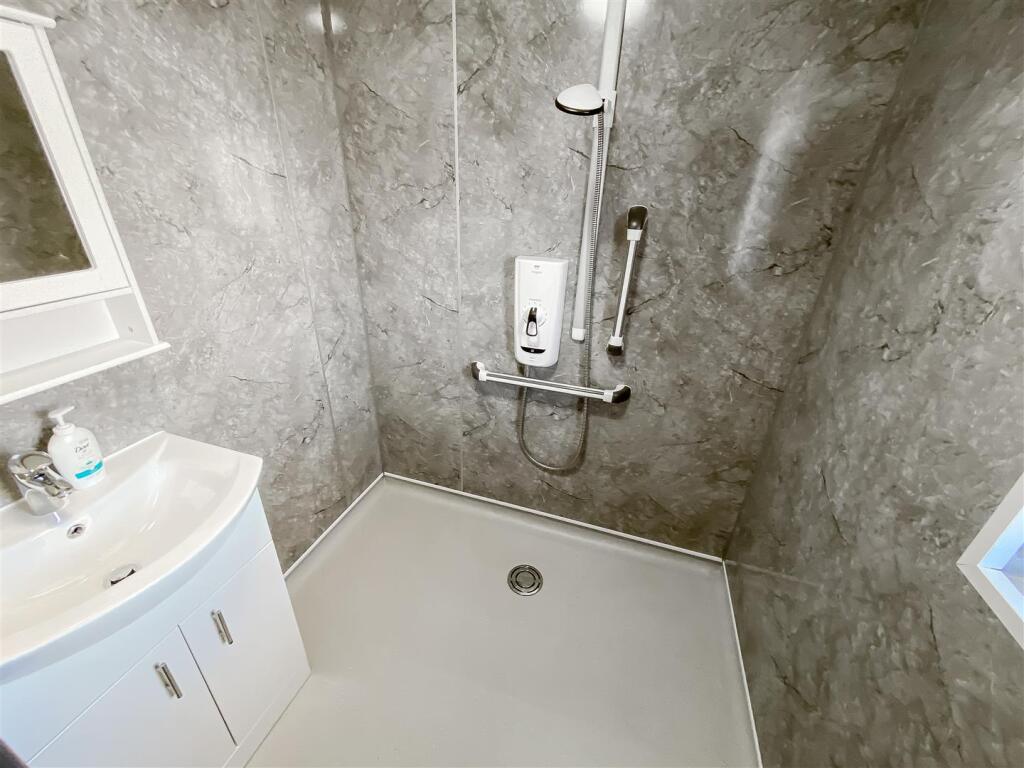 Wet Room.jpg