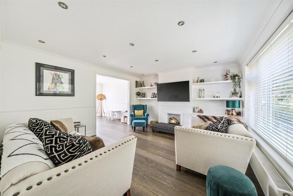 Living Room:
