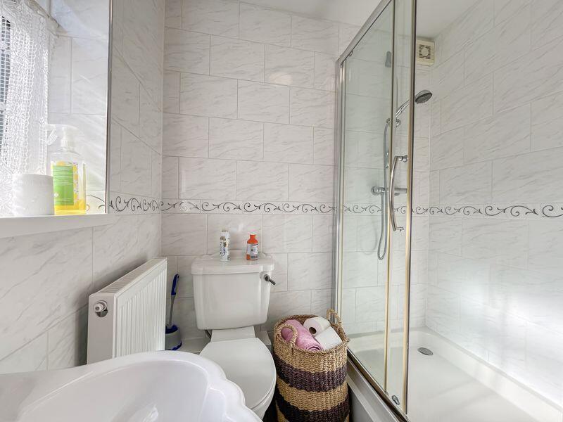 GROUND FLOOR SHOWER ROOM