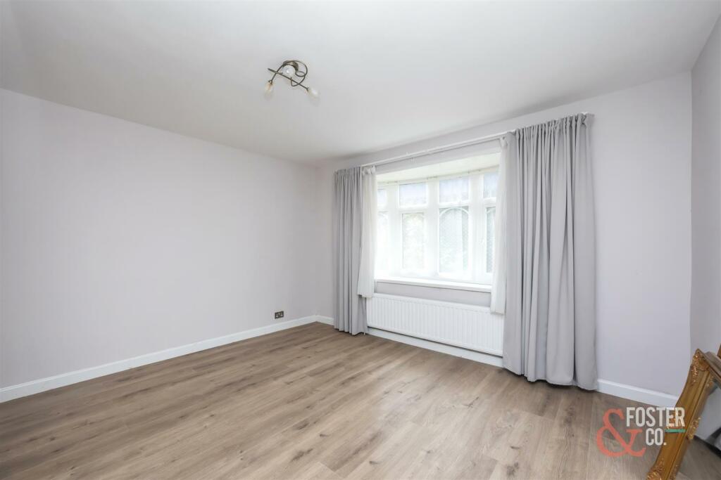 Surrenden Crescent, 17-001.jpg