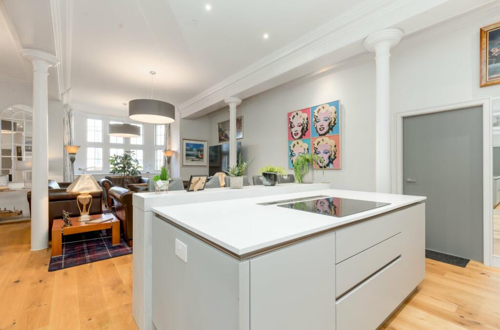 Living Room/Kitchen