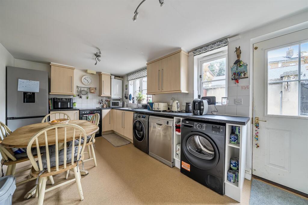 Kitchen dining room