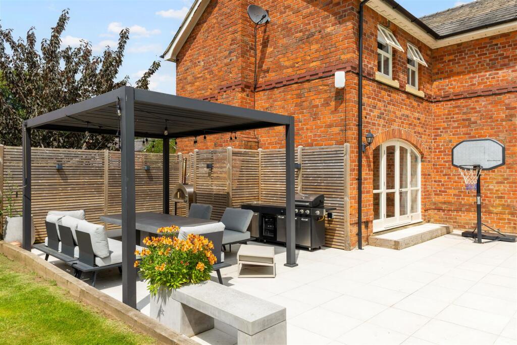 94088_8 Steadings Rise Mere (46).jpg