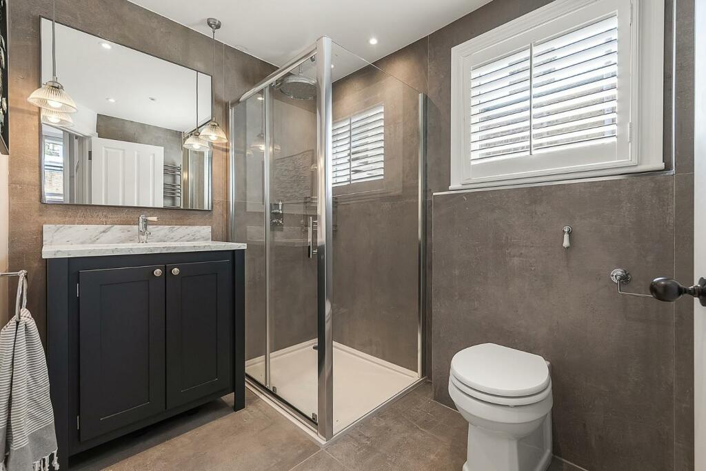 Bathroom (1).jpg