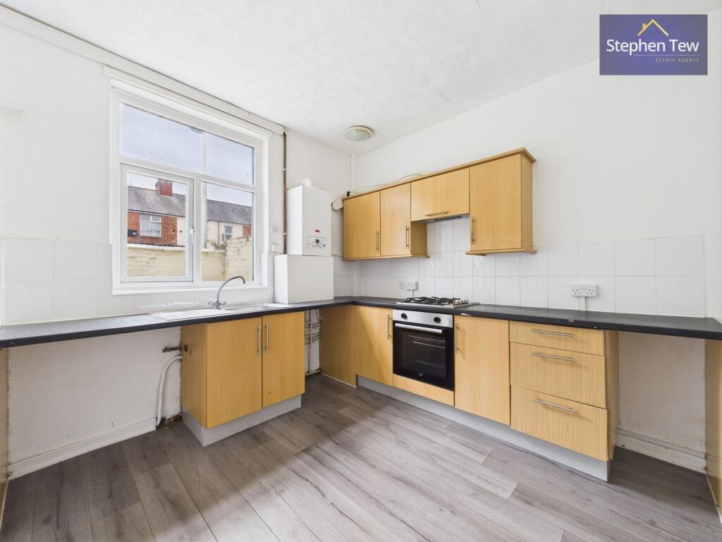 Kitchen/ Dining Room