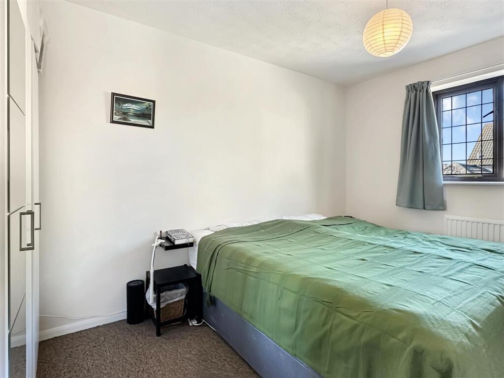 Bedroom 1 (2)