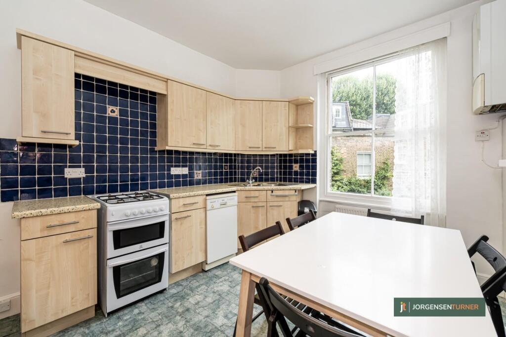 Kitchen photo two.jpg