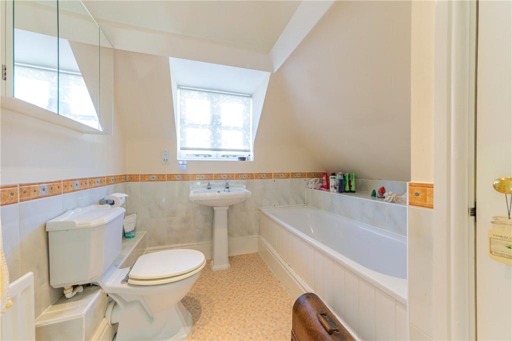 1st Floor Bathroom