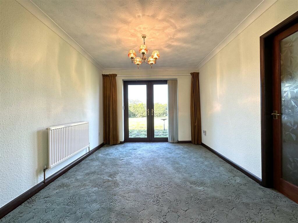 Dining Room 342