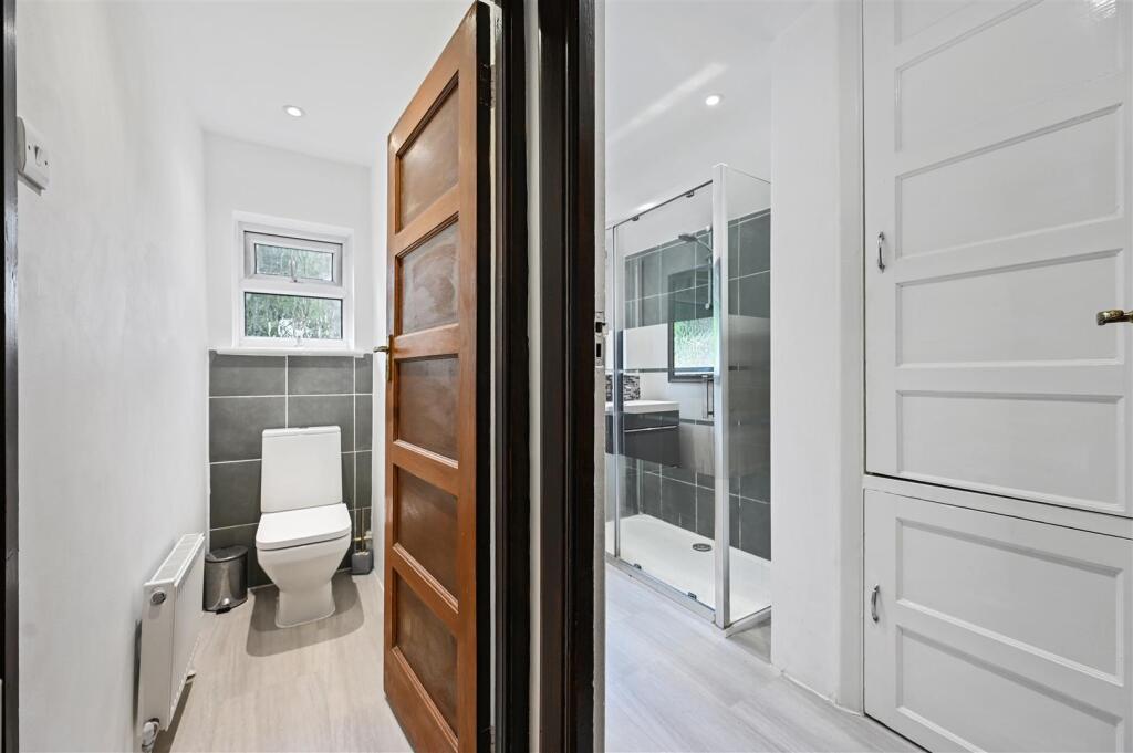 WH - 41 Rossdale - Shower RoomA3 (1).JPG