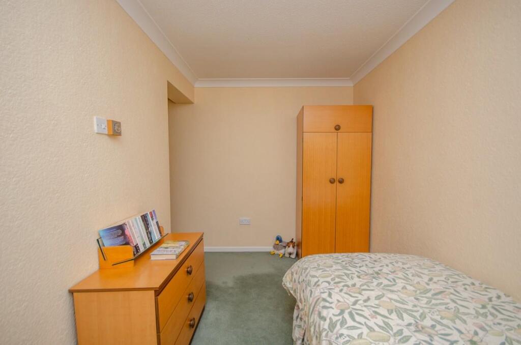 Bedroom three pic 2.jpg