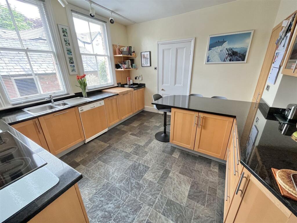 Kitchen Aspect 2.jpg