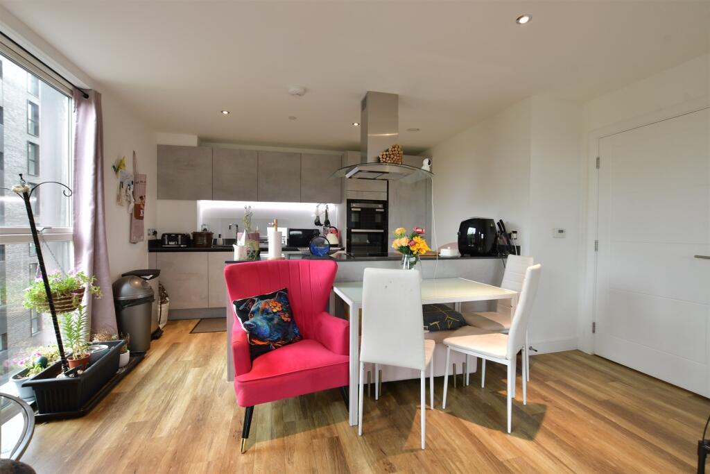 Lounge/Kitchen /Dining Room