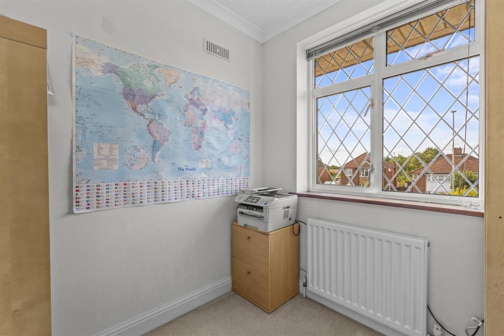 122 Cressex Road, HP12 4TZ-3.jpg
