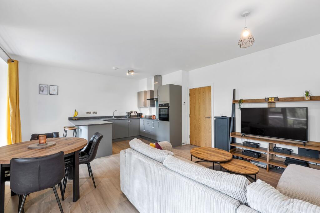 Lounge/Kitchen/Dining Area