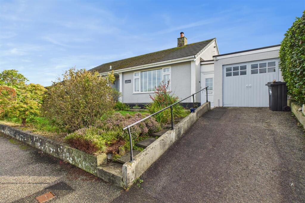 Driveway to bungalow